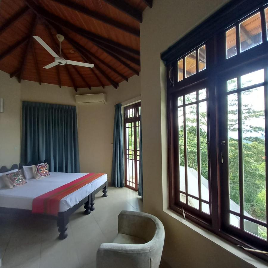 Crown Hills Kandy Inn Extérieur photo