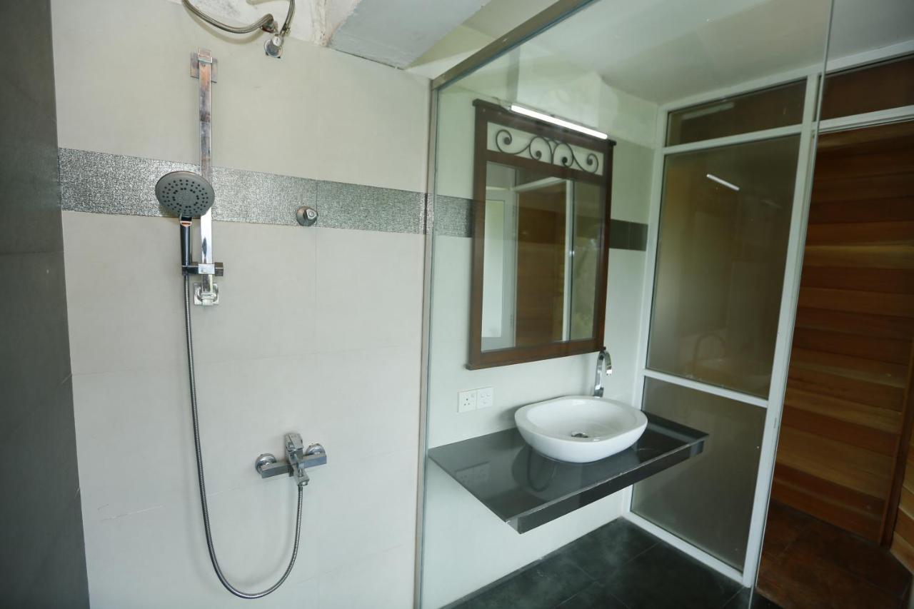 Crown Hills Kandy Inn Extérieur photo