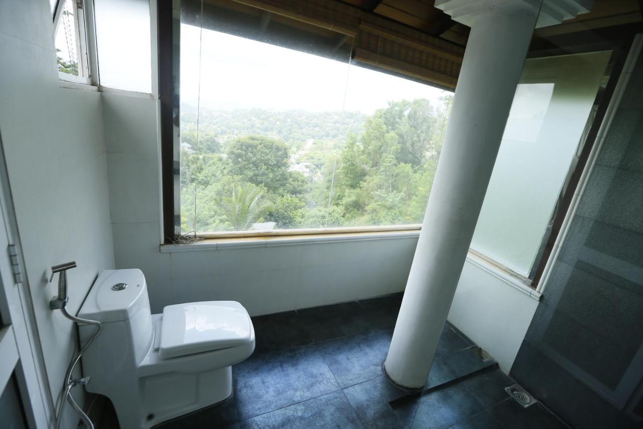 Crown Hills Kandy Inn Extérieur photo