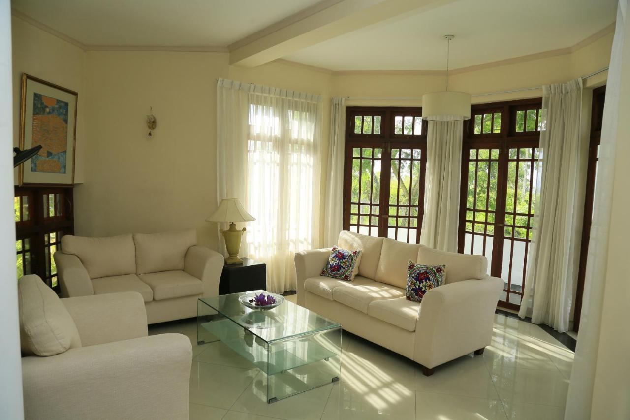 Crown Hills Kandy Inn Extérieur photo