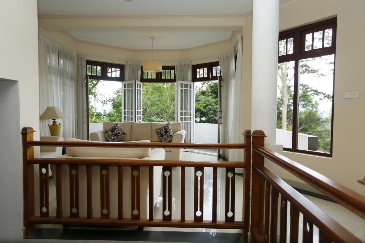 Crown Hills Kandy Inn Extérieur photo