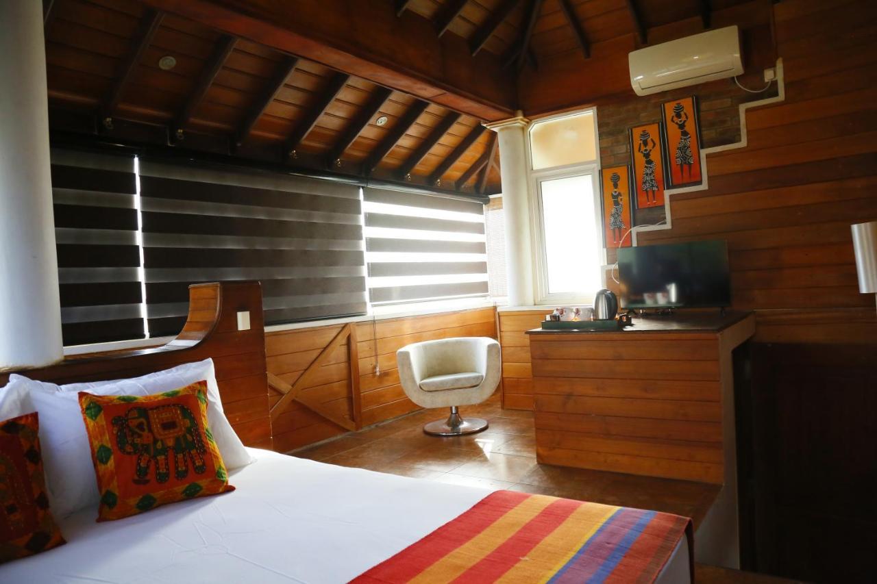 Crown Hills Kandy Inn Extérieur photo