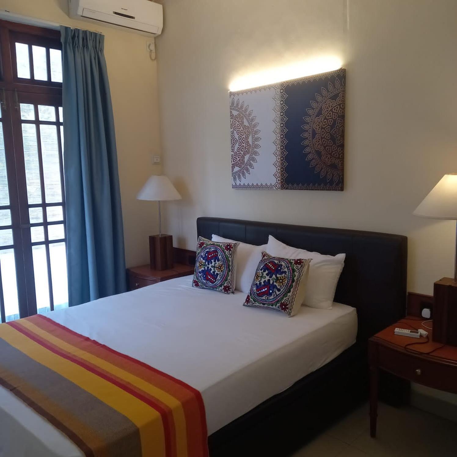 Crown Hills Kandy Inn Extérieur photo